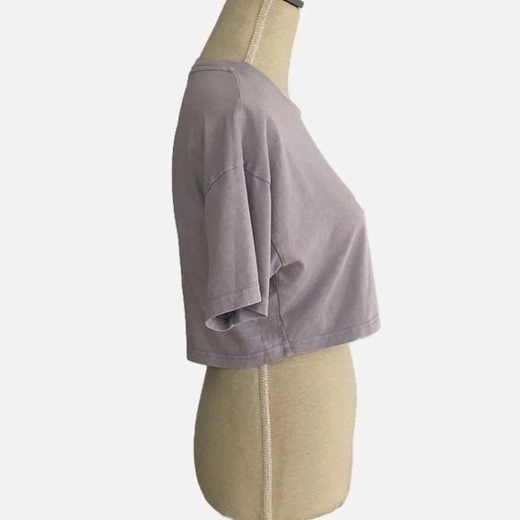 TNA Aritzia Laid Back T-Shirt Small Cropped Classic Fit Crewneck Boxy Lilac - Picture 3 of 10